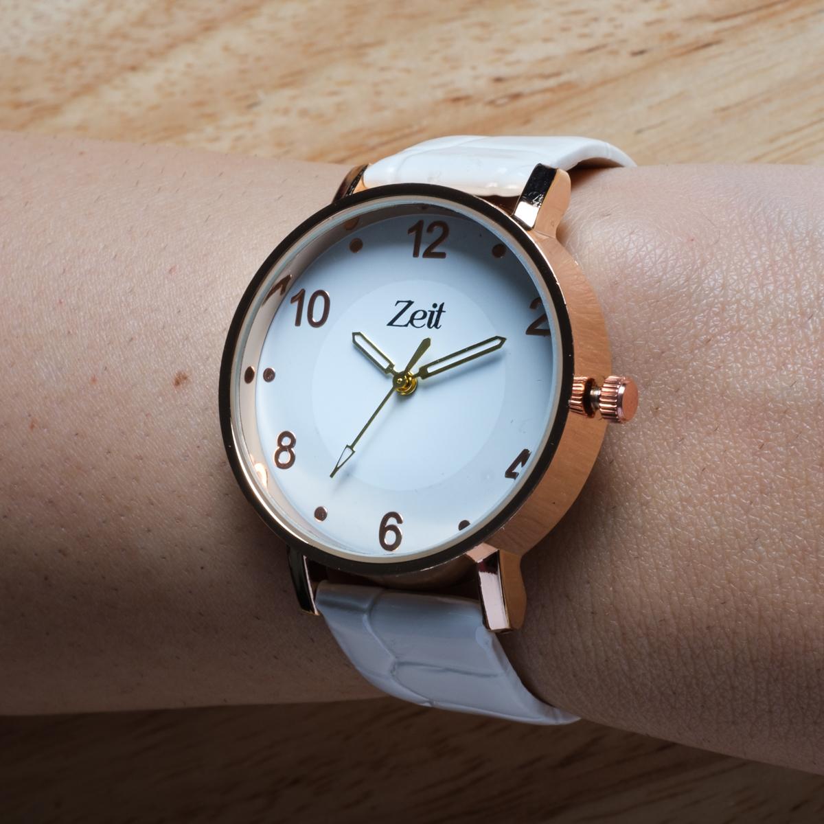 Reloj Análogo Zeit Dama Tacto Piel Textura Fondo Liso