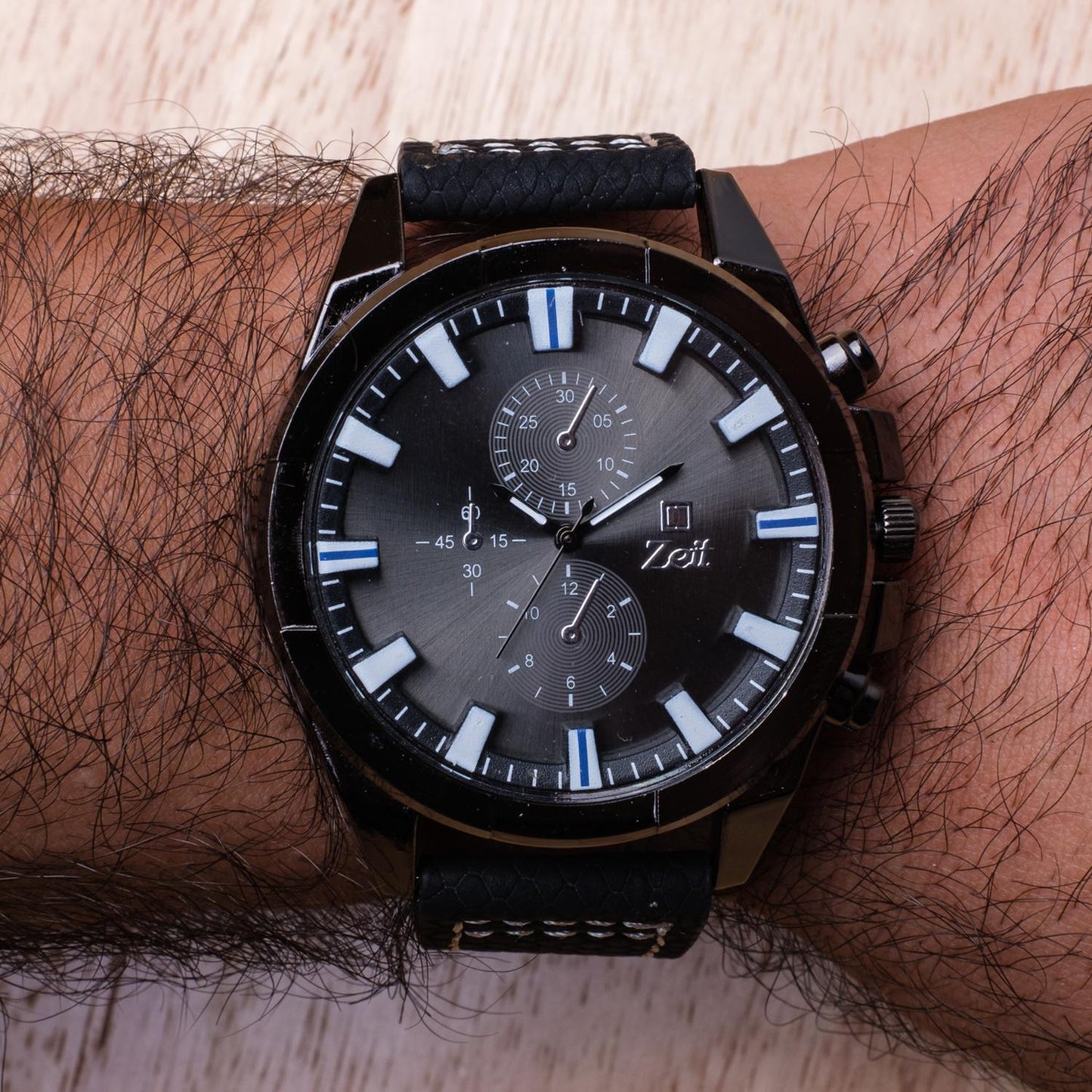 Reloj Análogo Zeit Caballero Correa De Tacto Piel