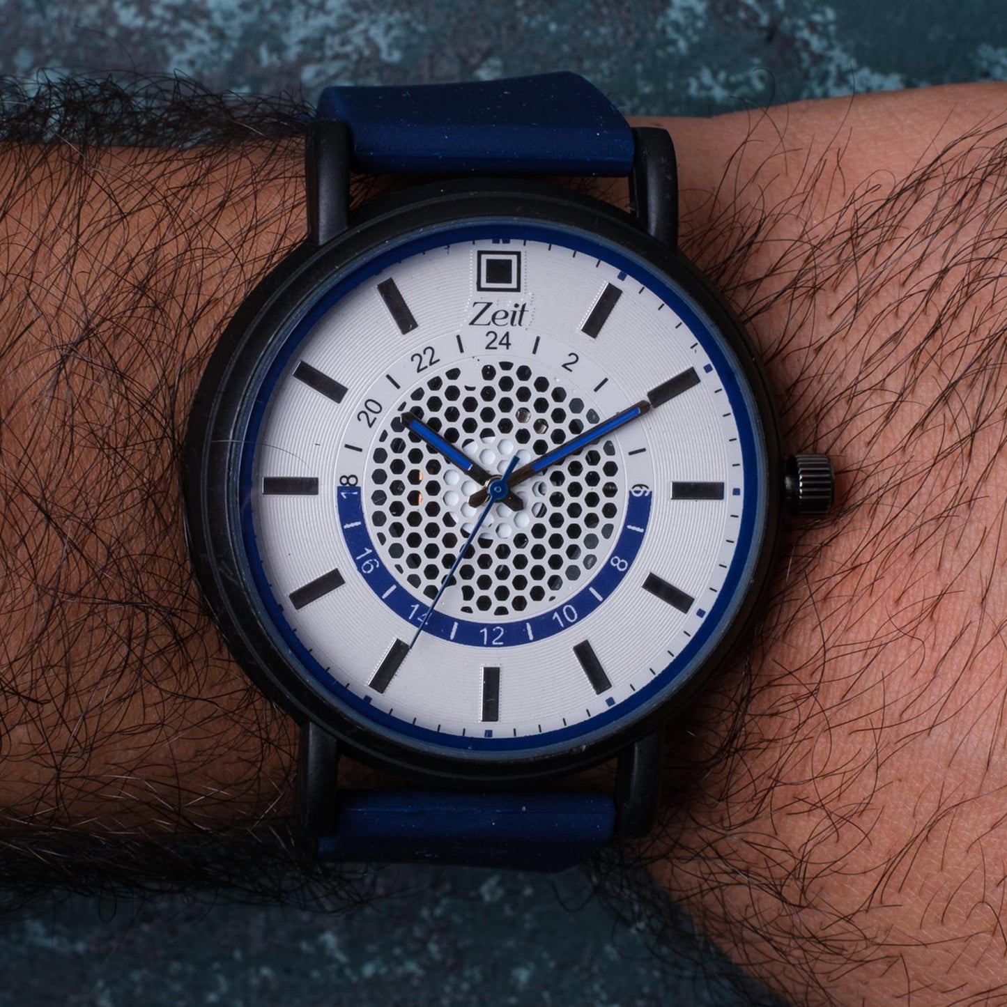 Reloj Análogo Zeit Caballero Correa Silicón Textura Casual