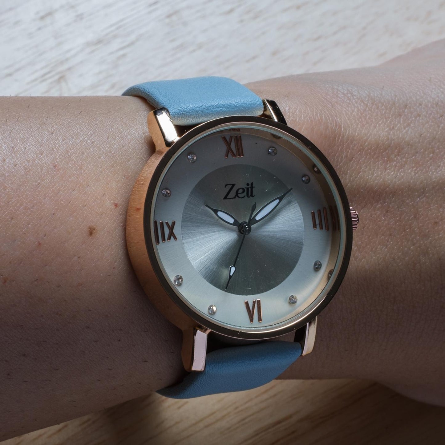 Reloj Análogo Zeit Dama Casual correa Tacto Piel Núm Romanos