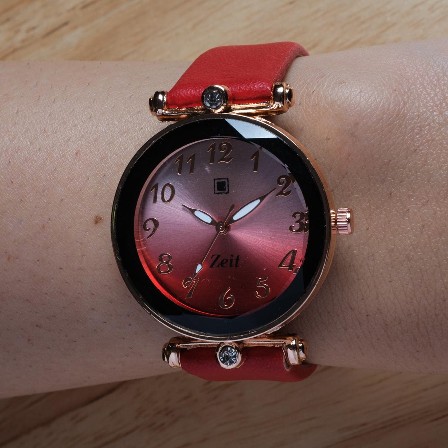 Reloj Análogo Zeit Tacto Piel Pedrería Dama